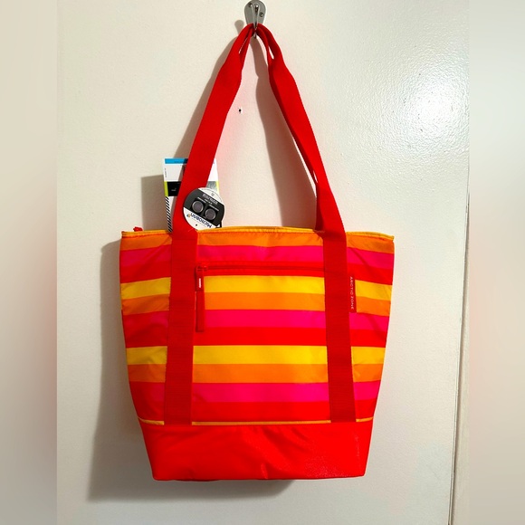 New Insulated Tote - Picture 1 of 11